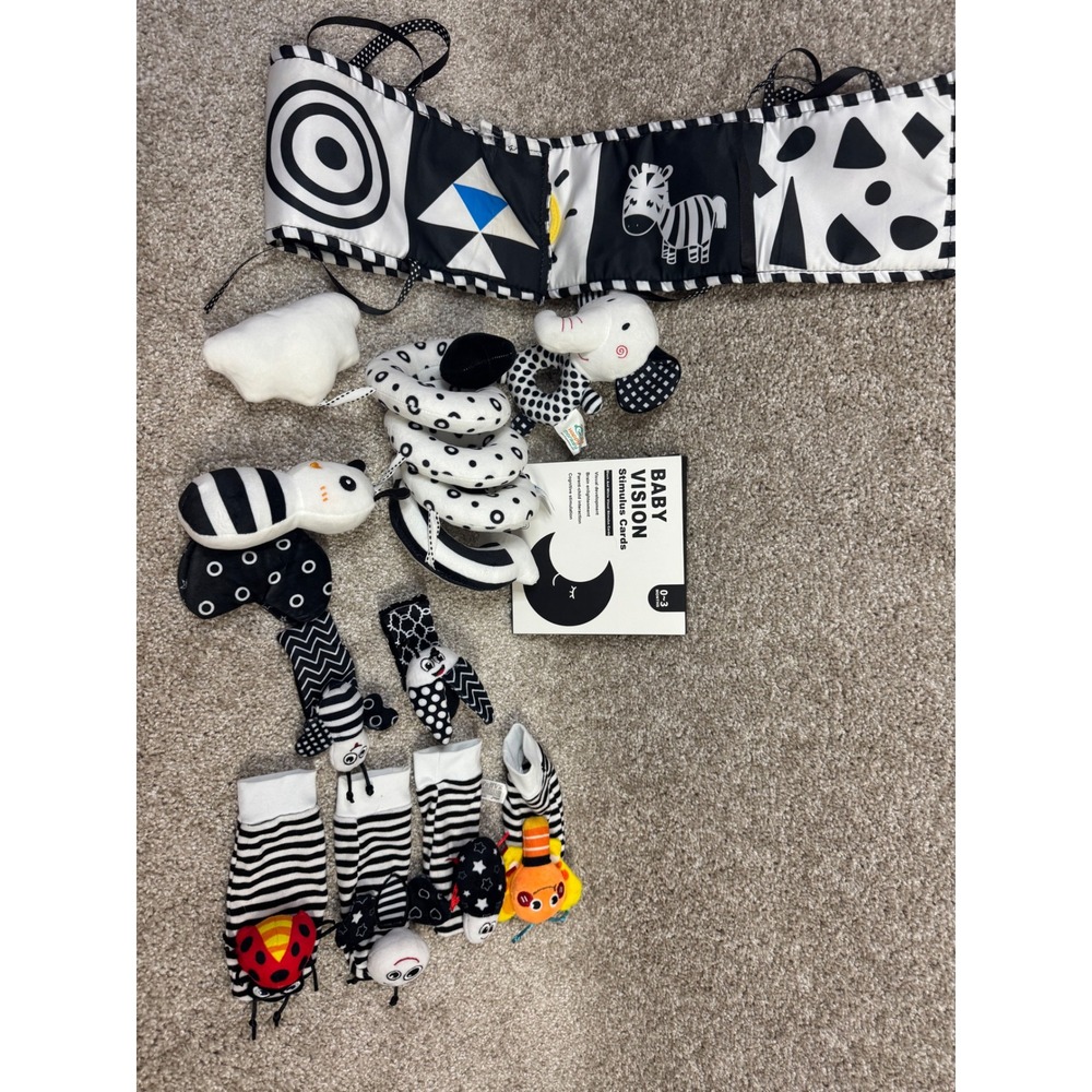 High Contrast Black White Baby Sensory Toys Set Rattles Stimulus Cards 0-3
